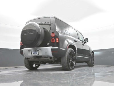 2023 Land Rover Defender SE
