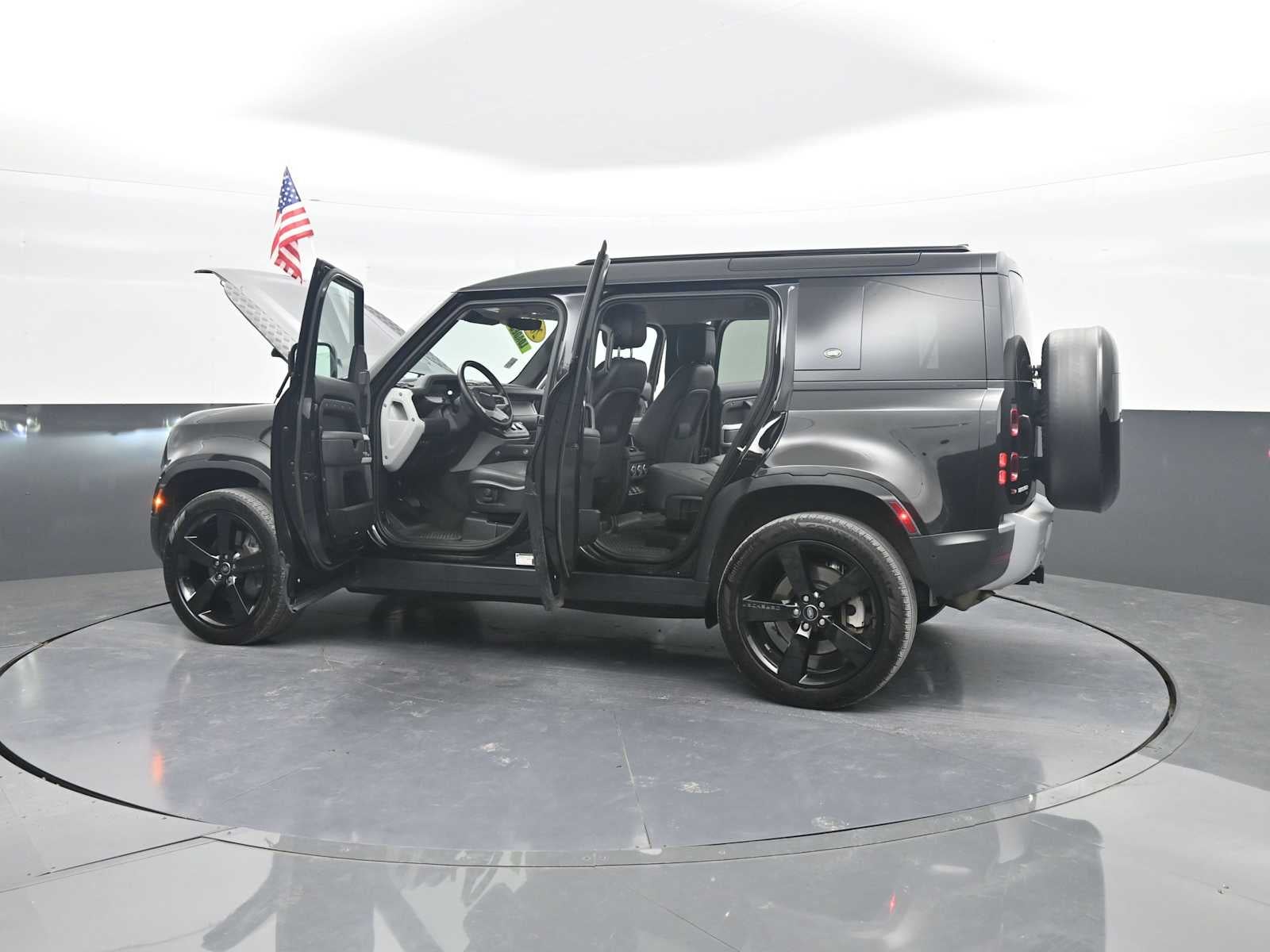 2023 Land Rover Defender SE