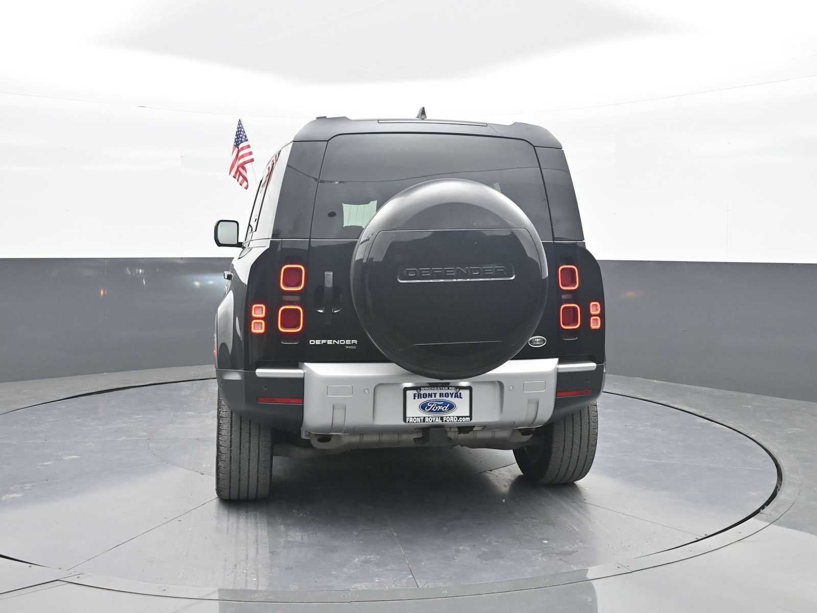 2023 Land Rover Defender SE