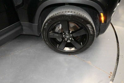 2023 Land Rover Defender SE
