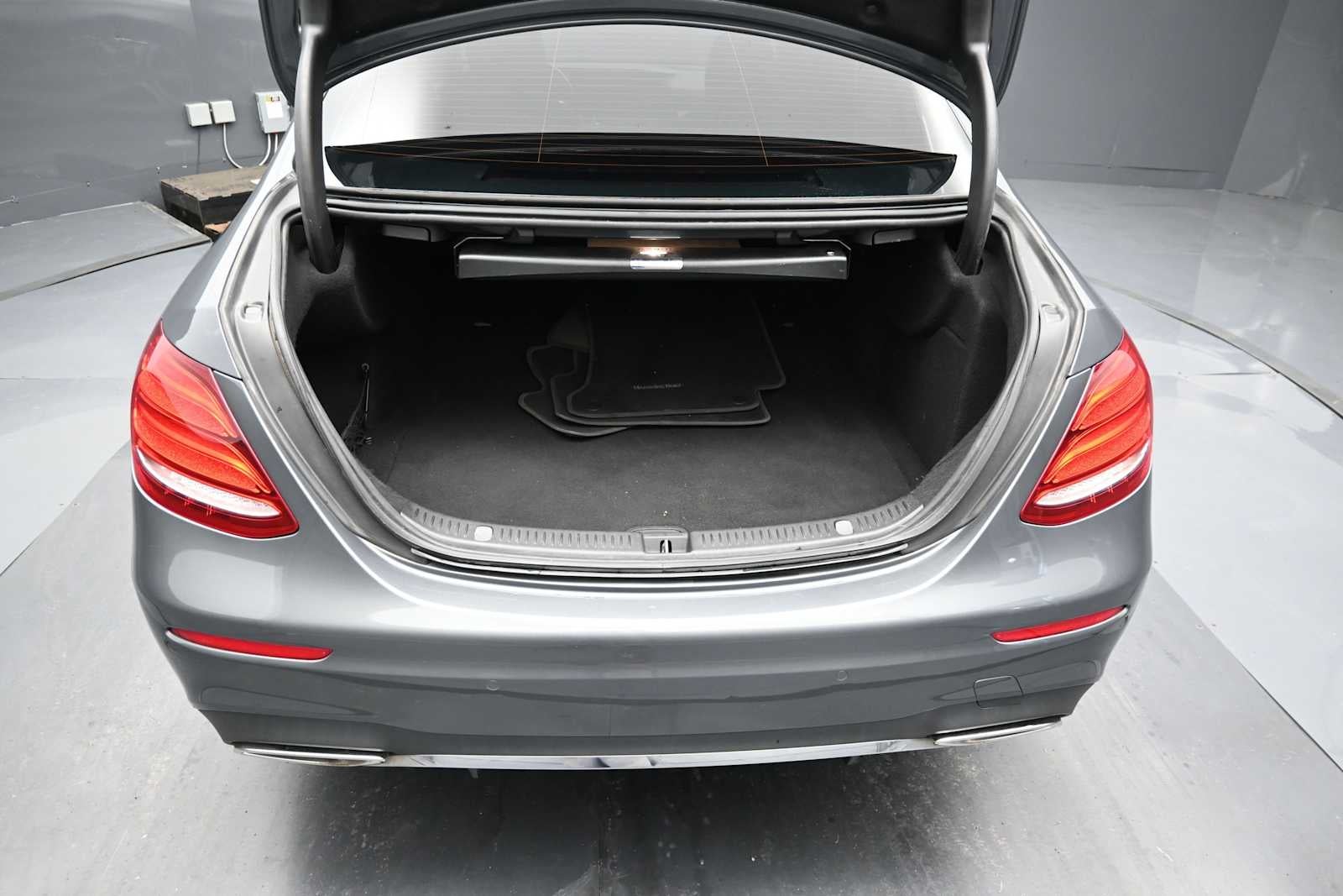 2019 Mercedes-Benz E 300 E 300