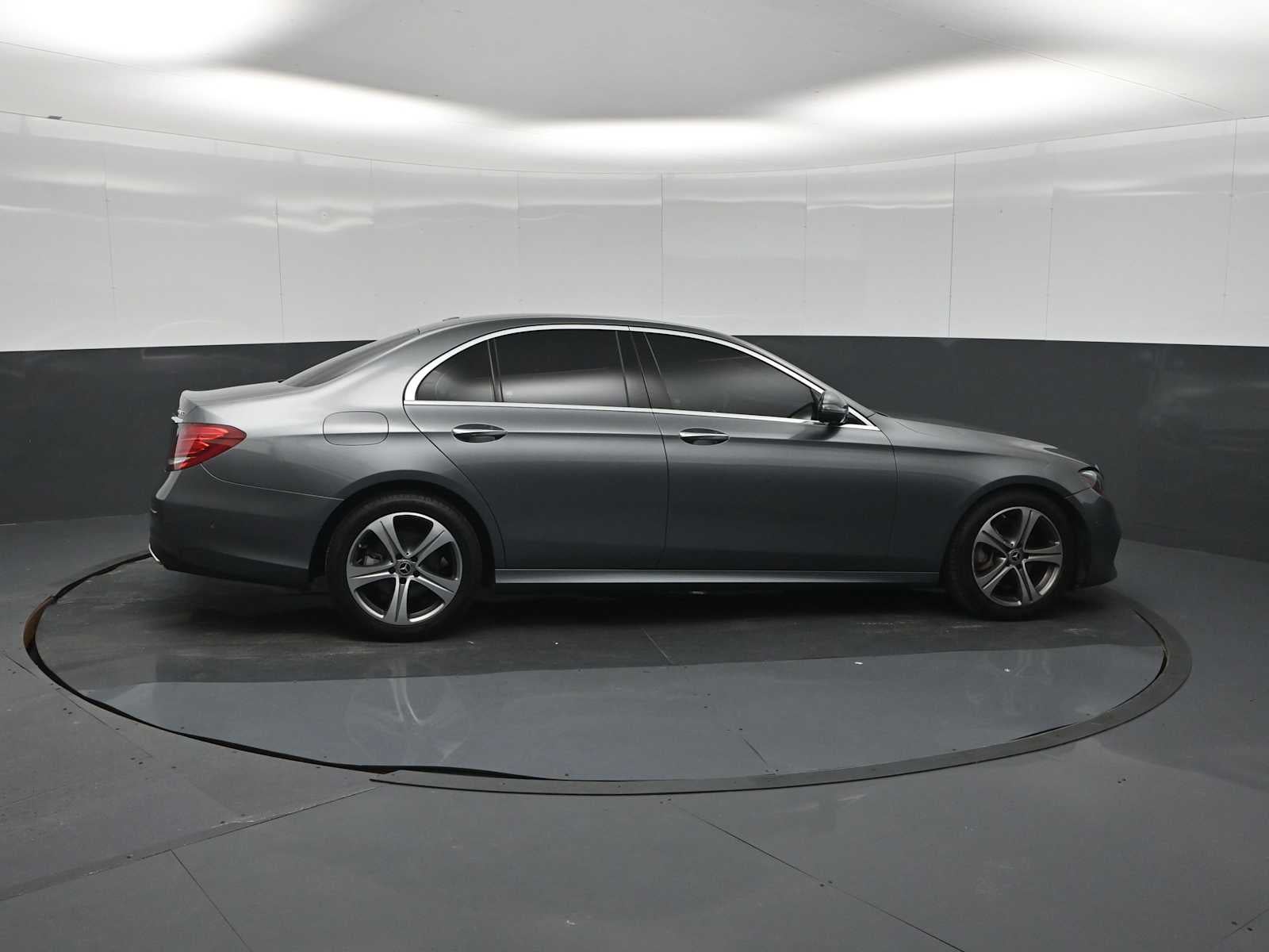 2019 Mercedes-Benz E 300 E 300