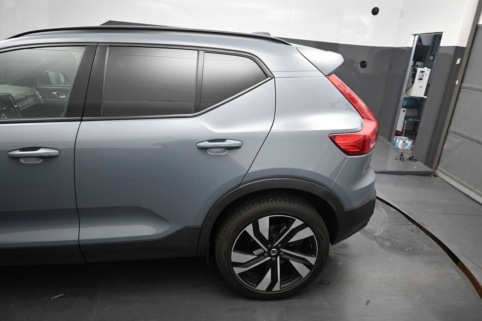 2023 Volvo XC40 Plus Dark Theme