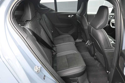 2023 Volvo XC40 Plus Dark Theme
