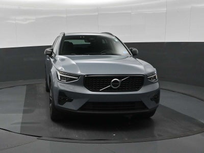 2023 Volvo XC40 Plus Dark Theme