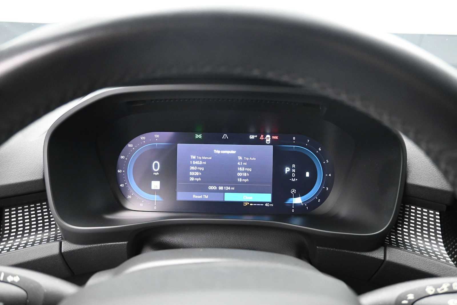 2023 Volvo XC40 Plus Dark Theme