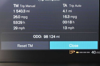 2023 Volvo XC40 Plus Dark Theme