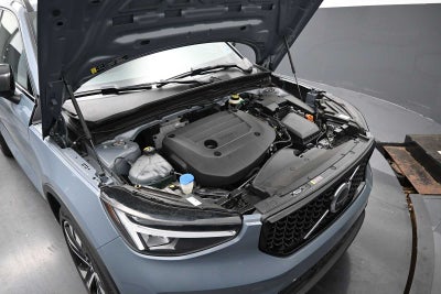 2023 Volvo XC40 Plus Dark Theme