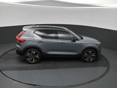 2023 Volvo XC40 Plus Dark Theme