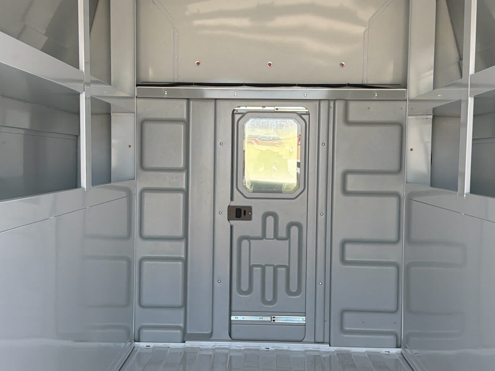 2025 GMC Savana Cutaway 3500 1WT