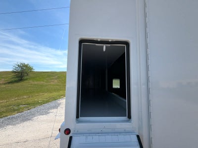 2025 GMC Savana Cutaway 3500 1WT