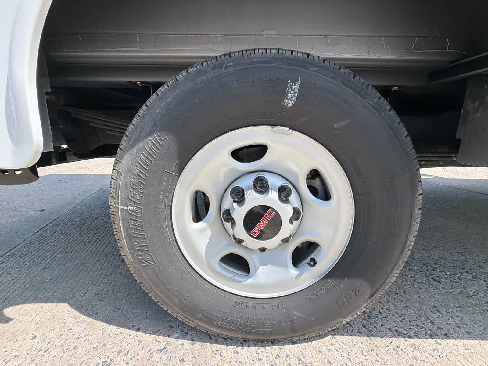2025 GMC Savana Cutaway 3500 1WT