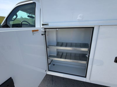 2025 GMC Savana Cutaway 3500 1WT