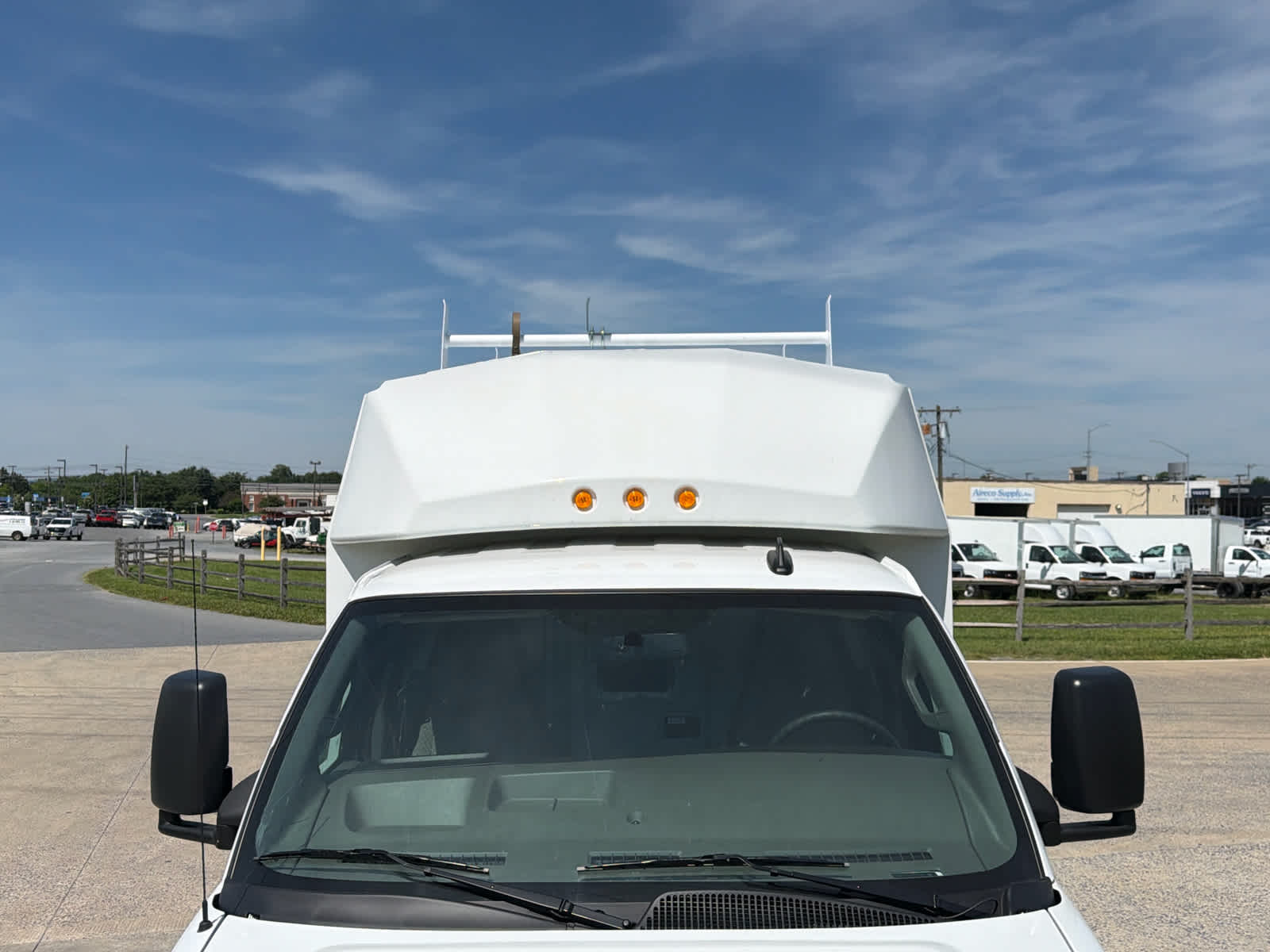2025 GMC Savana Cutaway 3500 1WT