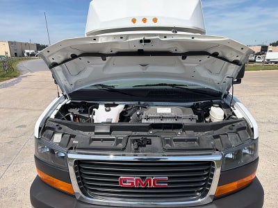 2025 GMC Savana Cutaway 3500 1WT