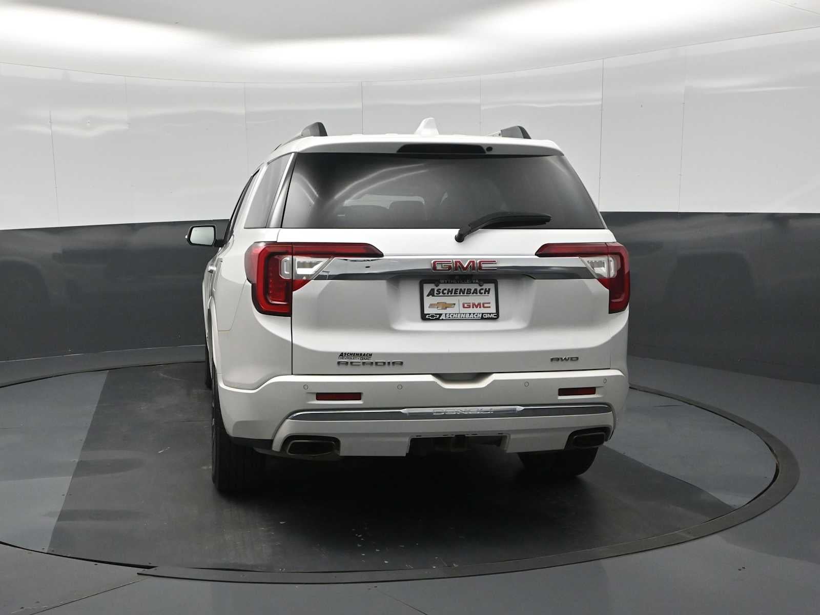 2020 GMC Acadia Denali
