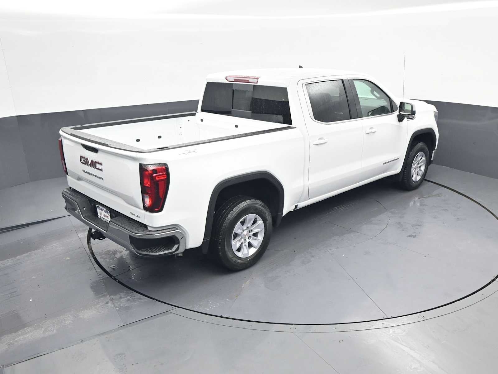 2026 GMC Sierra 1500 SLE - Photo 16