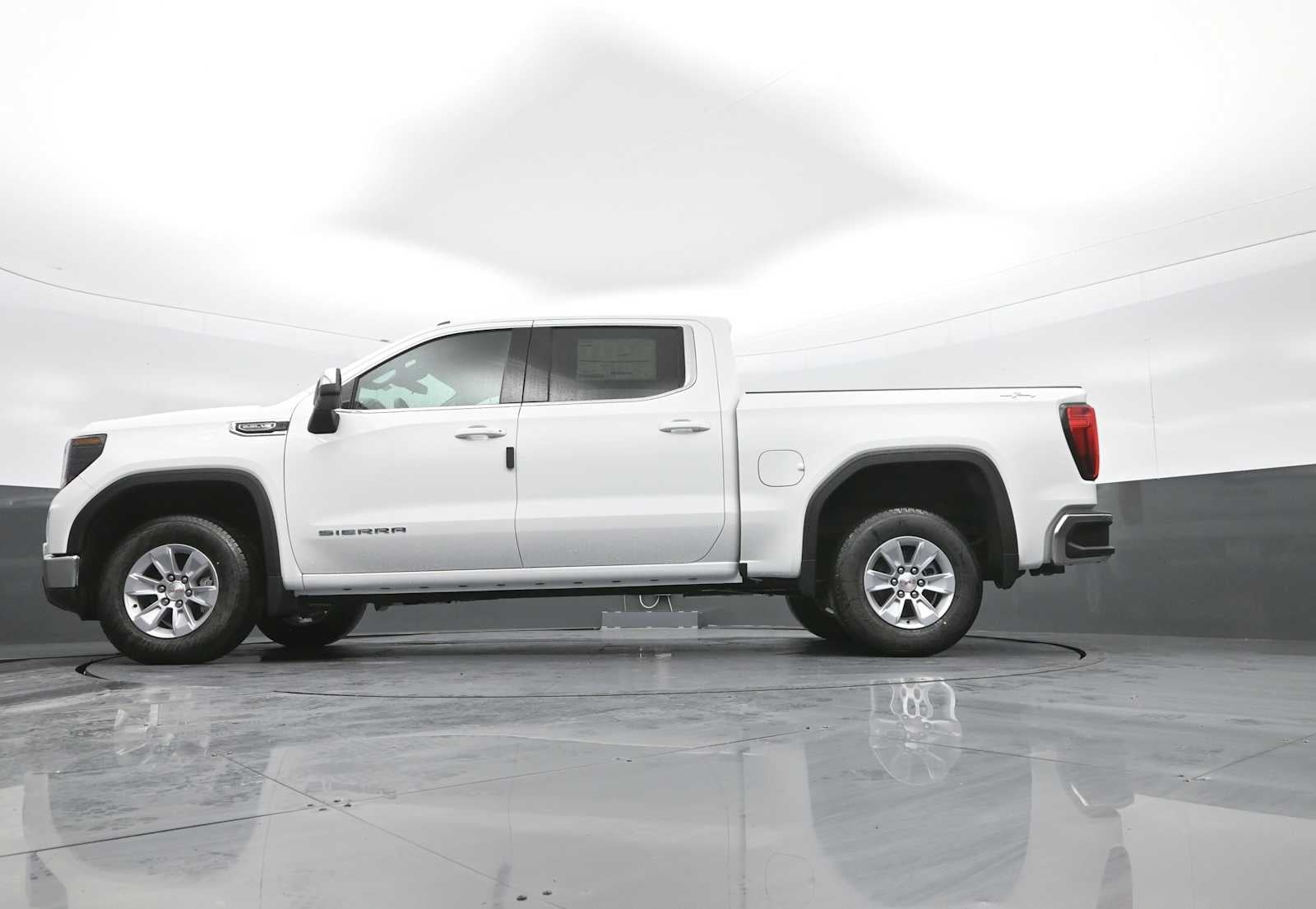 2026 GMC Sierra 1500 SLE - Photo 21