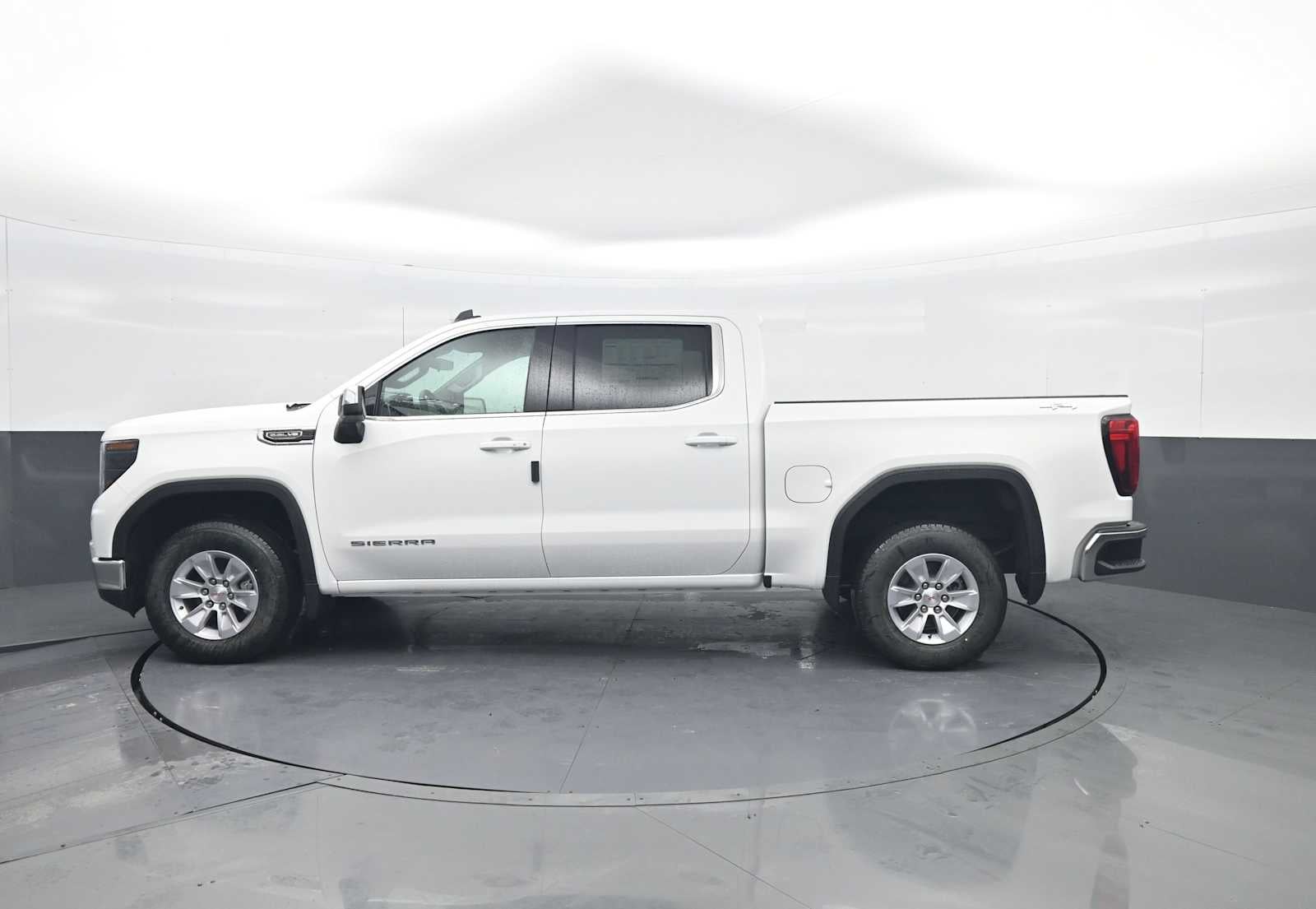 2026 GMC Sierra 1500 SLE - Photo 4