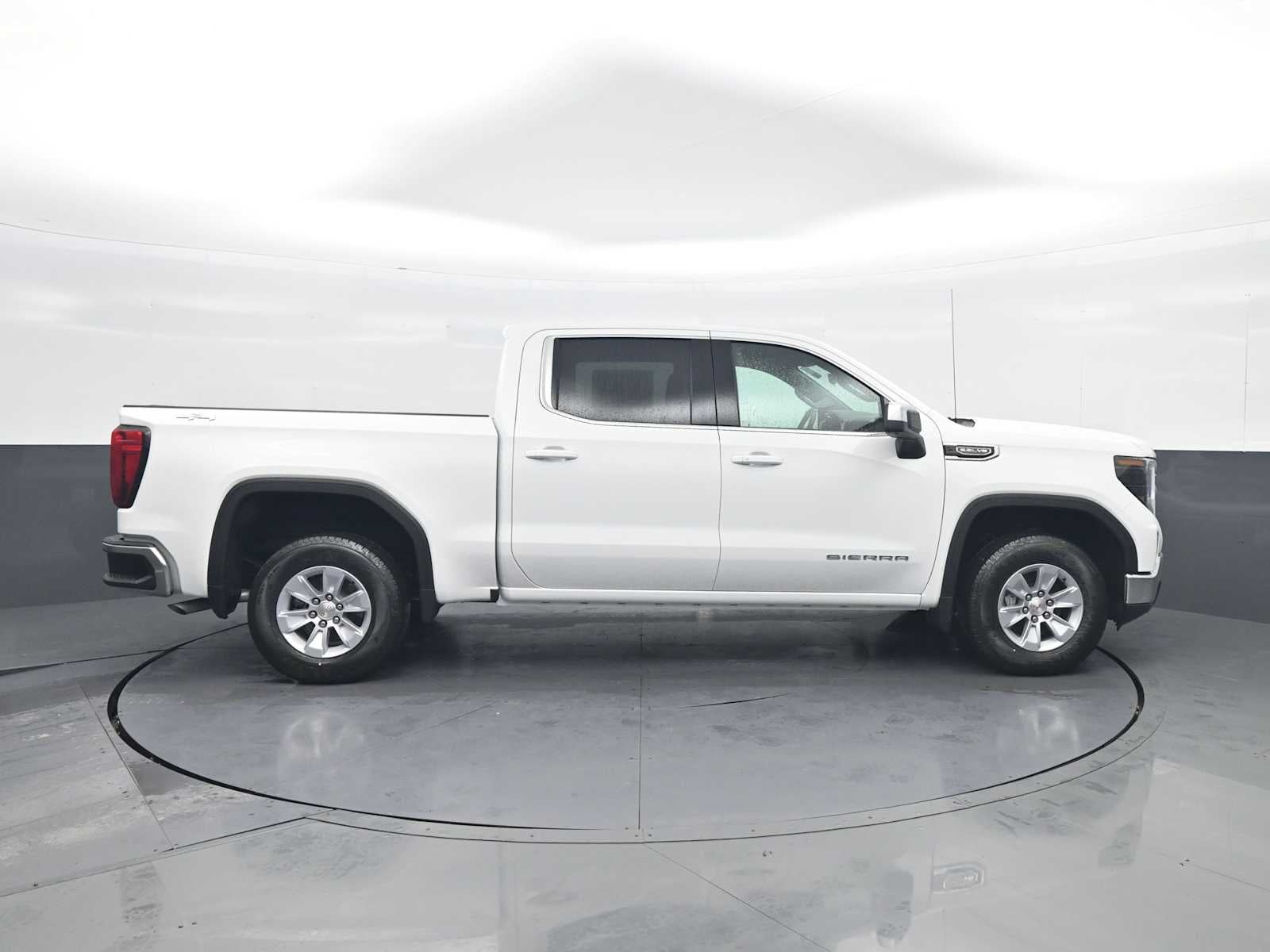 2026 GMC Sierra 1500 SLE - Photo 9