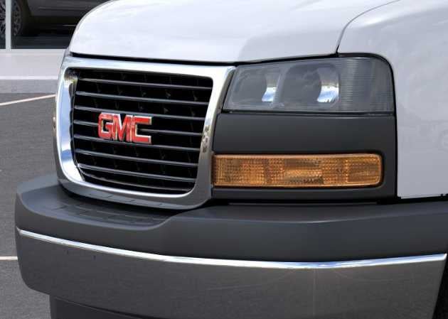 2025 GMC Savana Cutaway 3500 1WT