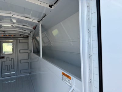 2025 GMC Savana Cutaway 3500 1WT